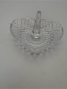 Clear Heart-Shaped Crystal Ring Holder